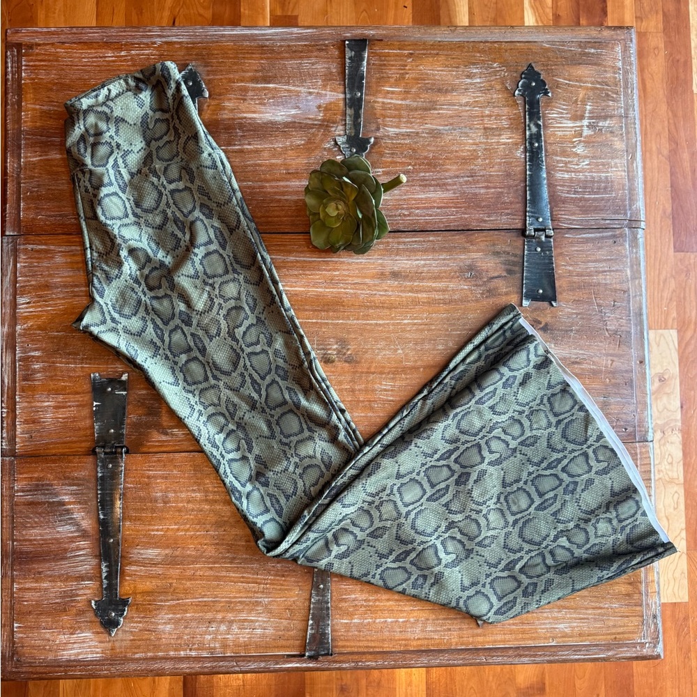Green Snake Print Flare Pants - Picture 5 of 8